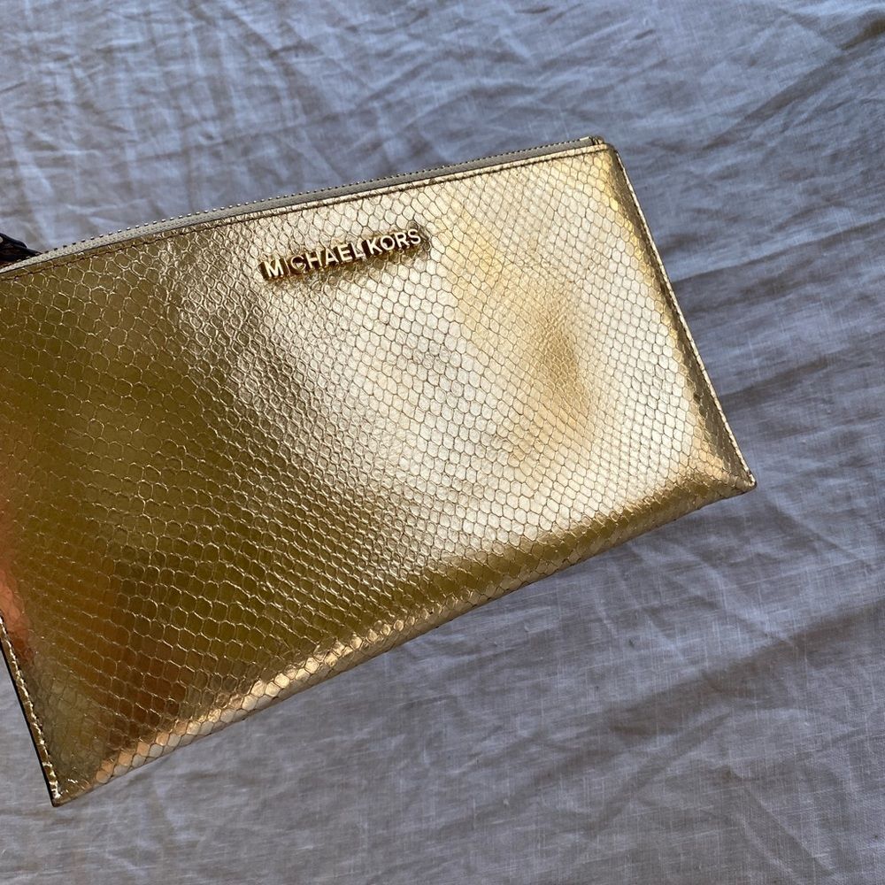 Michael Kors Gold Snakeskin zipper clutch bag - Picture 3 of 5